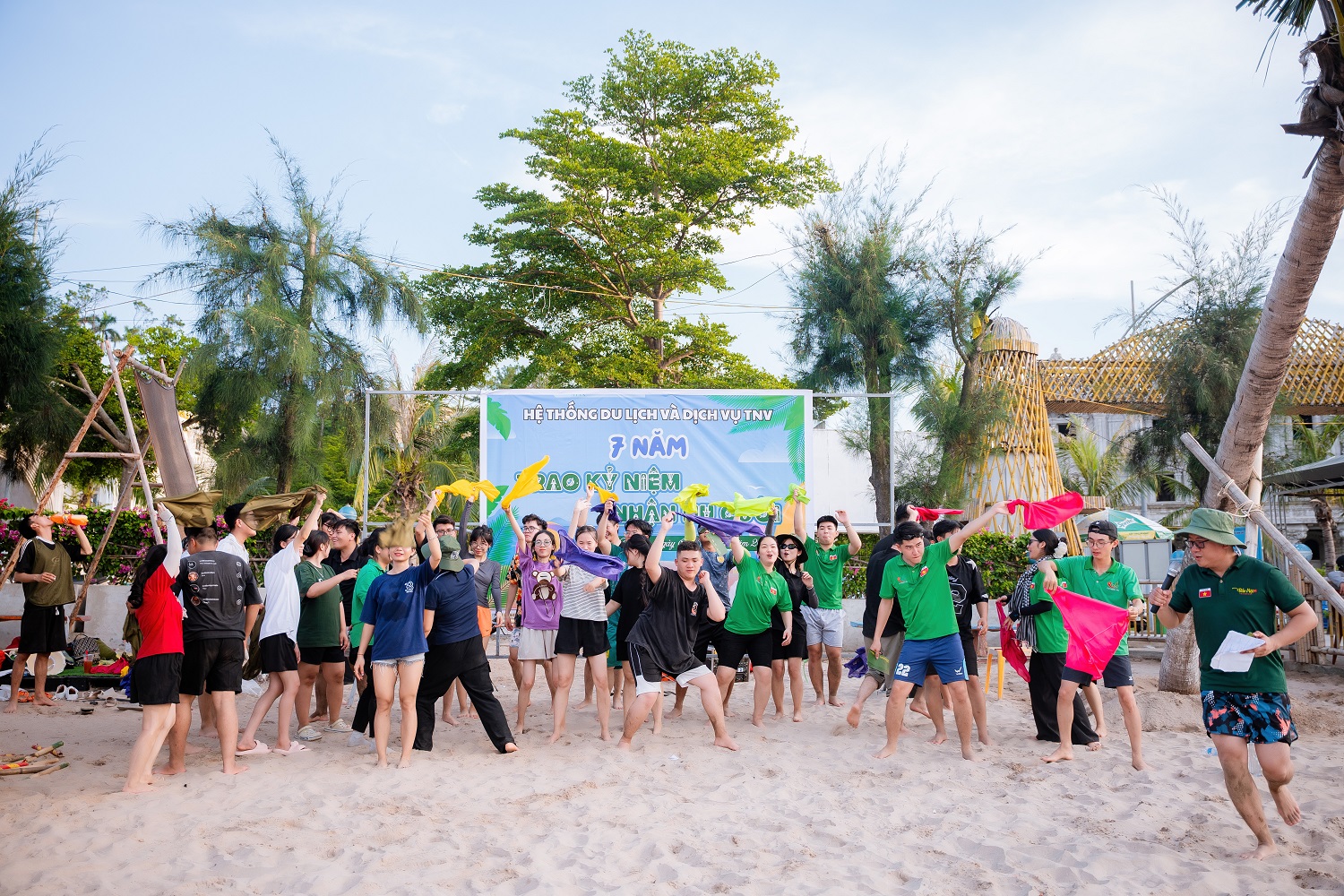 Khi các thành viên của Trải Nghiệm Việt trực tiếp chơi TeamBuilding