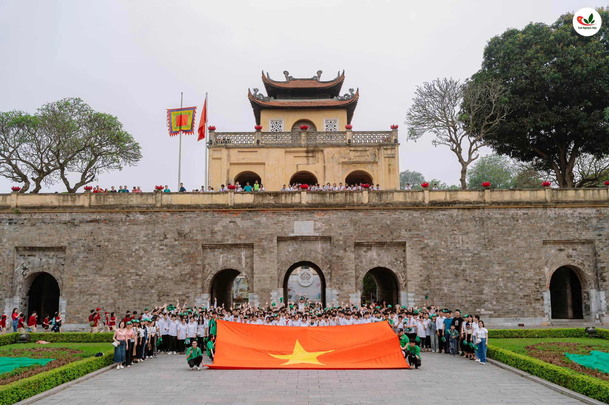 Tour Trải Nghiệm Hoàng Thành Thăng Long - Văn Miếu Quốc Tử Giám - Nhà Tù Hoả Lò