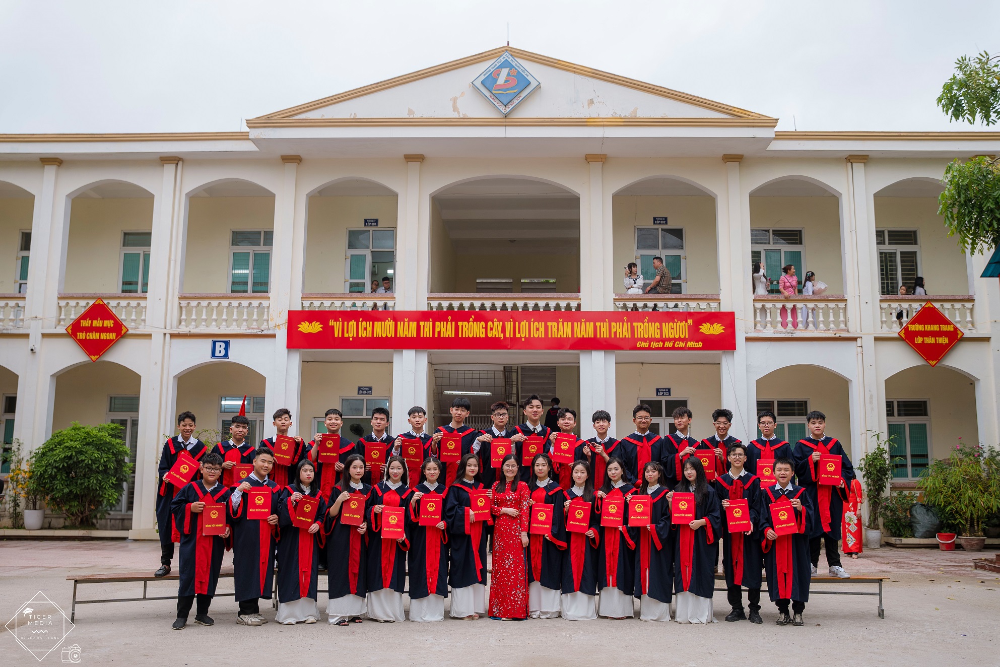 Chụp ảnh Kỷ yếu lớp 9A4 Trường THCS Bắc Sơn, quận Kiến An, TP Hải Phòng ngày 27/4/2025